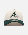 New Era Atlanta Braves 'Pink Satin Hearts Green' 9FORTY A-Frame Snapback Chrome/Dark Green