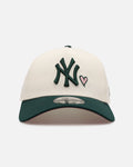 New Era New York Yankees 'Pink Satin Hearts Green' 9FORTY A-Frame Snapback Chrome/Dark Green