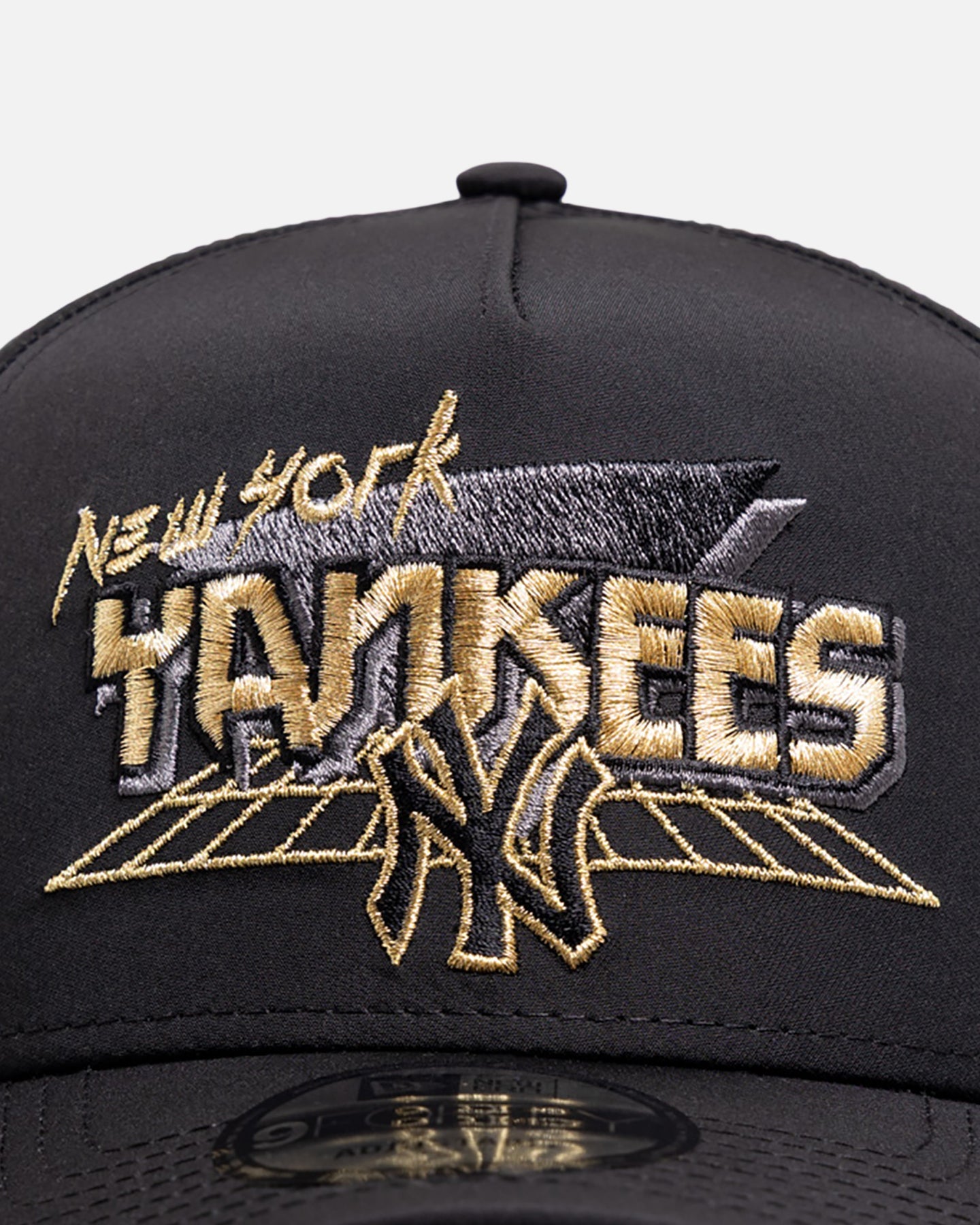 New Era New York Yankees 'Arcade Gold 10 Year Anniversary' 9FORTY A-Frame Snapback Black/Gold