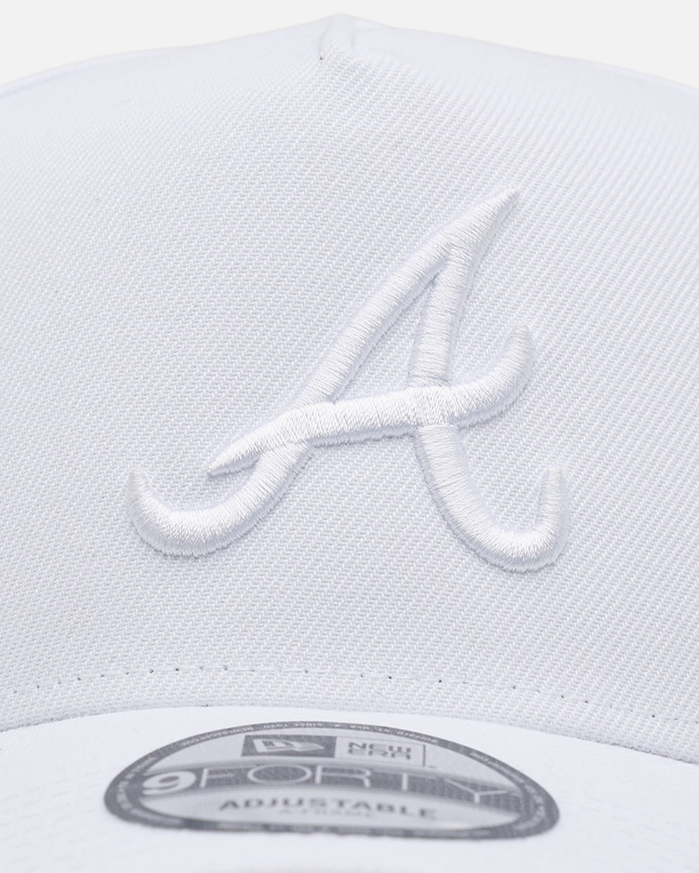 New Era Atlanta Braves 'Easy White' 9FORTY A-Frame Snapback White/White