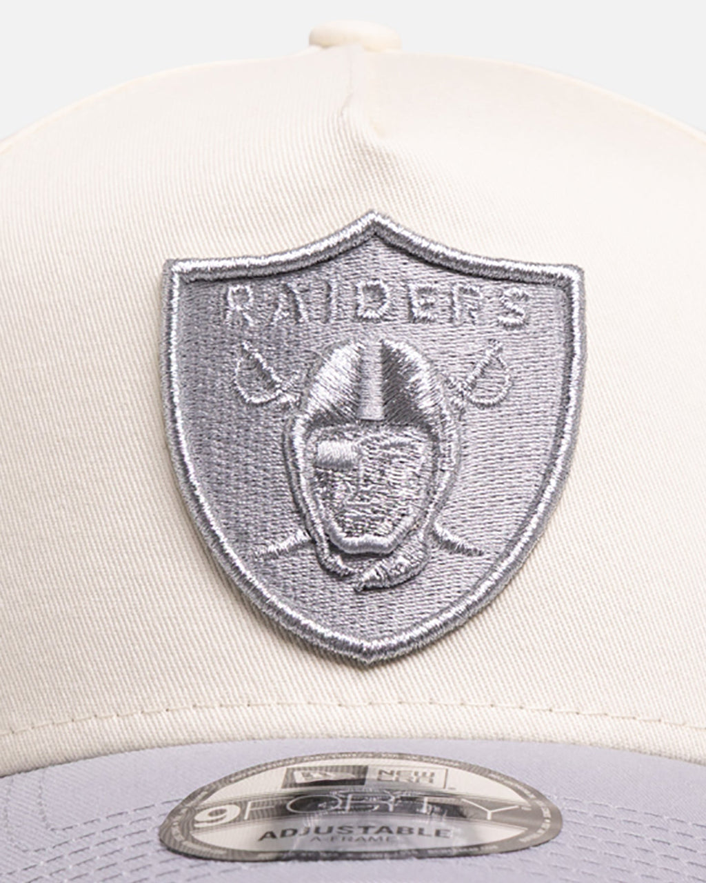 New Era Las Vegas Raiders 'Chrome Grey' 9FORTY A-Frame Snapback White/Silver