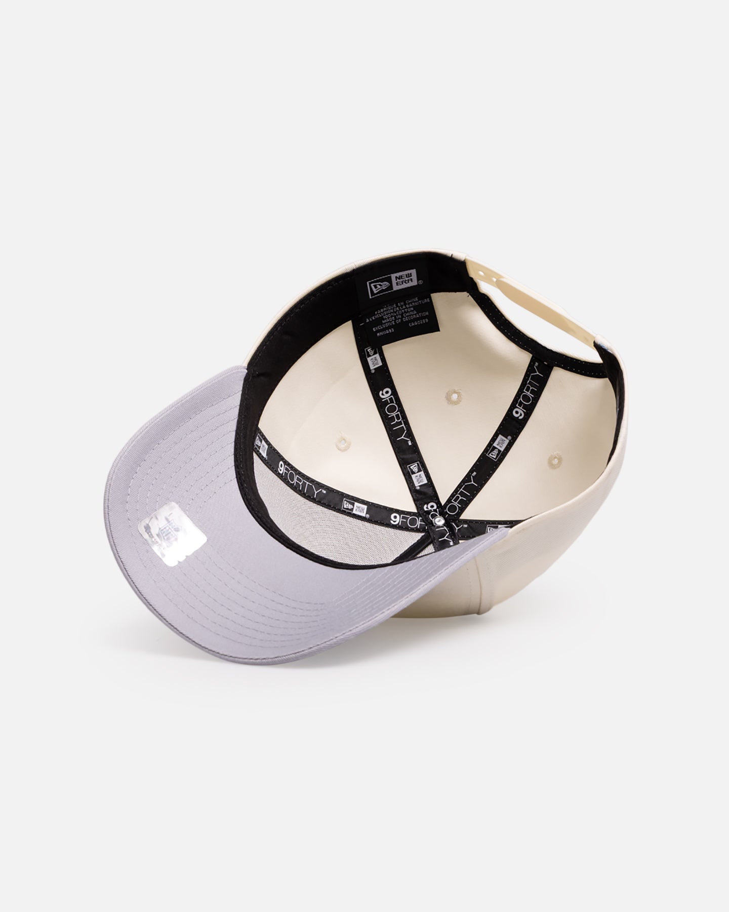 New Era Las Vegas Raiders 'Chrome Grey' 9FORTY A-Frame Snapback White/Silver