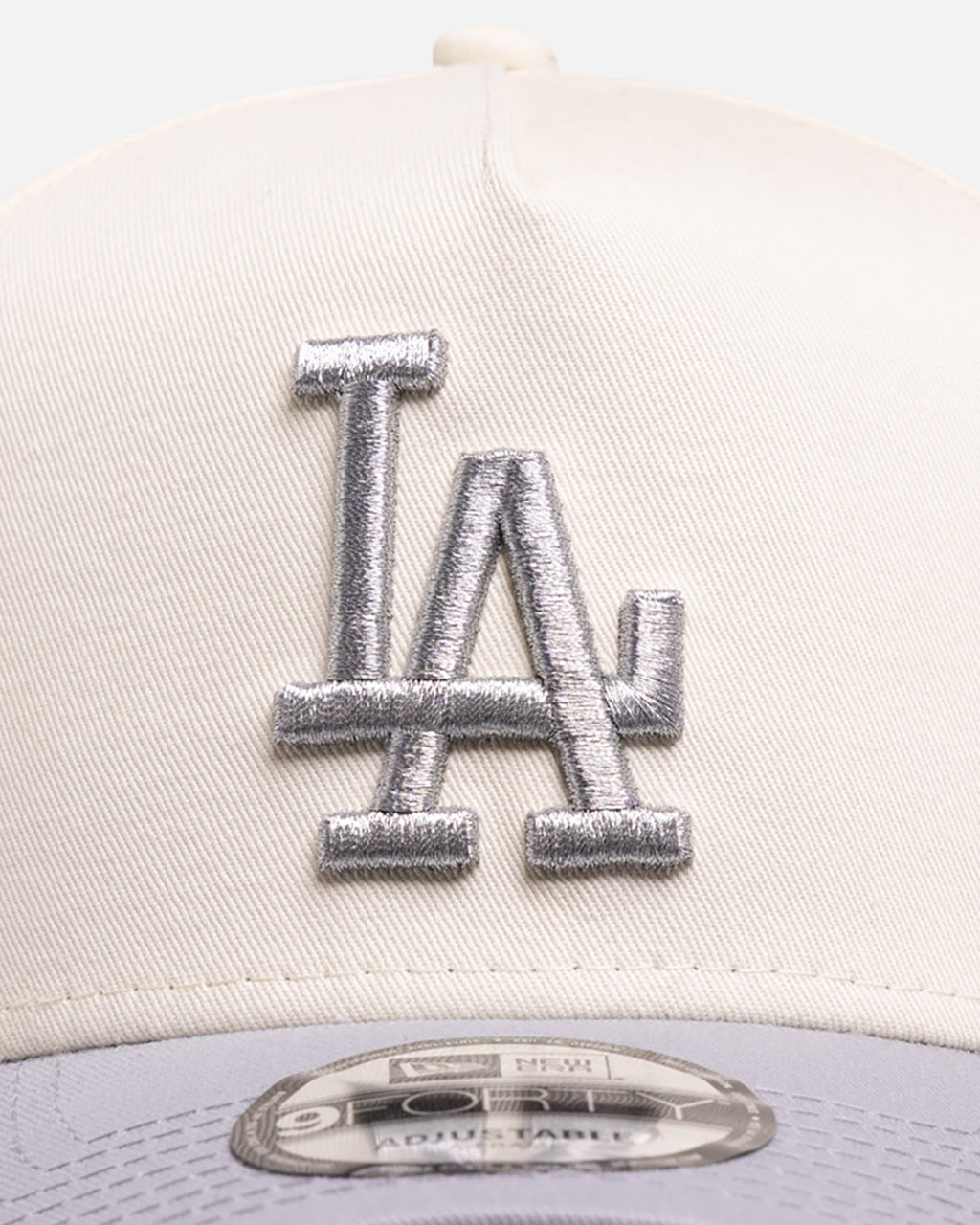 New Era Chicago Bulls 'Chrome Grey' 9FORTY A-Frame Snapback White/Silver