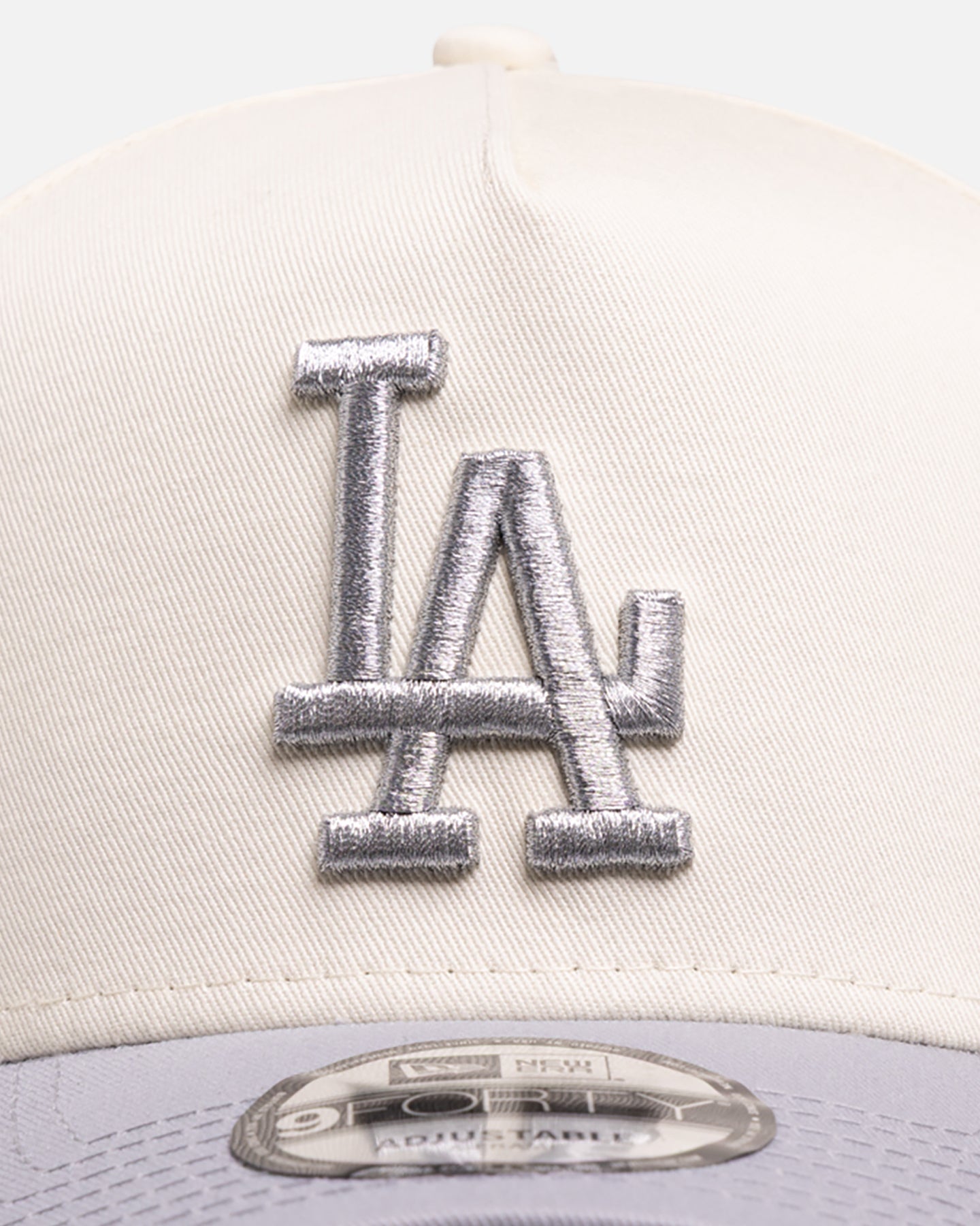 New Era Chicago Bulls 'Chrome Grey' 9FORTY A-Frame Snapback White/Silver