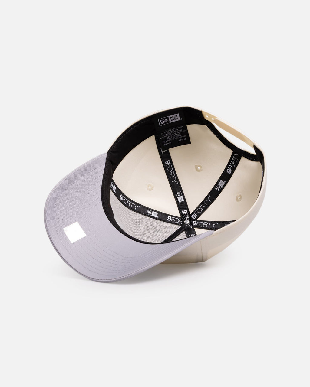 New Era Los Angeles Lakers 'Chrome Grey' 9FORTY A-Frame Snapback White/Silver
