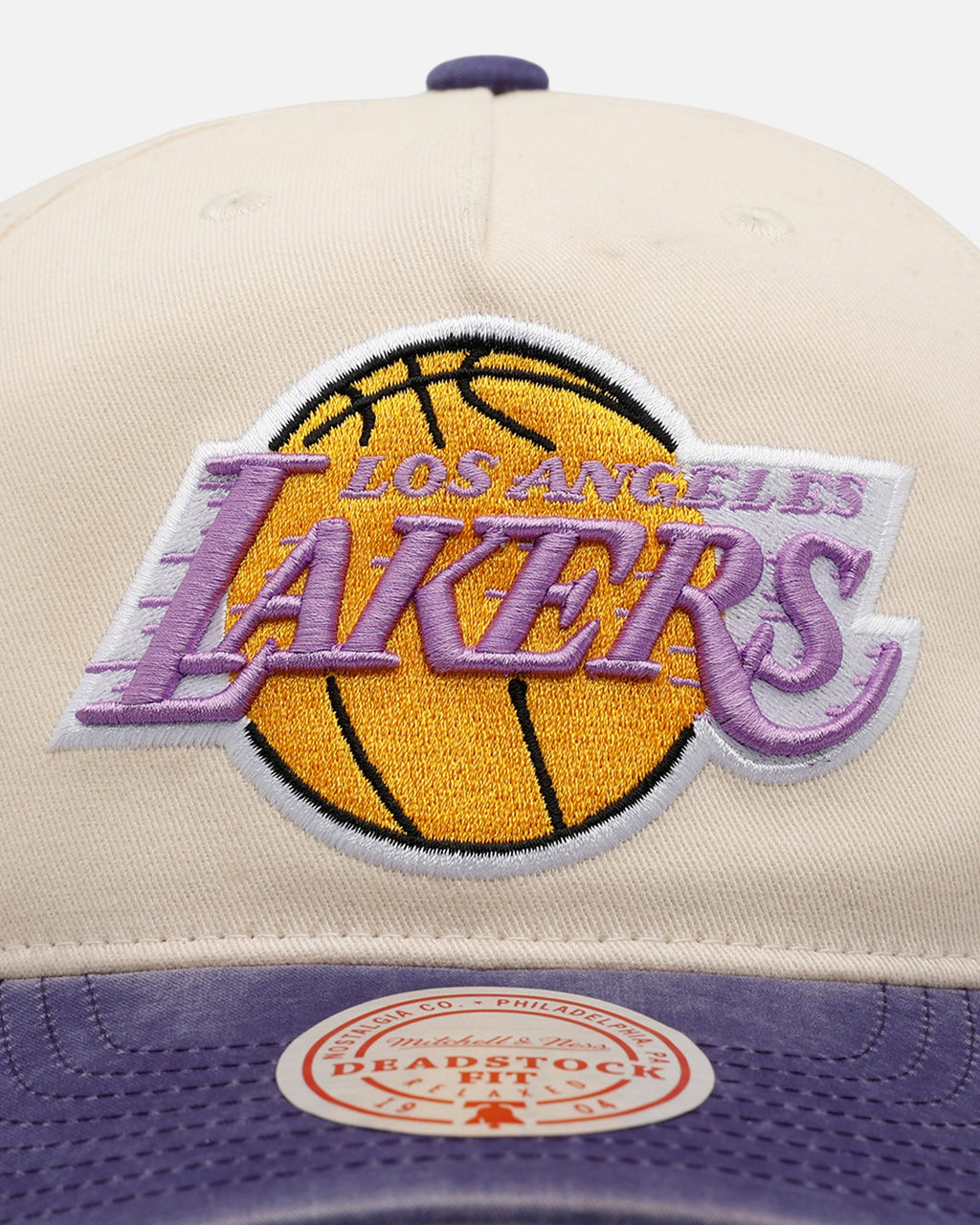 Mitchell & Ness Los Angeles Lakers 'Washed Cotton' Deadstock Snapback Off White