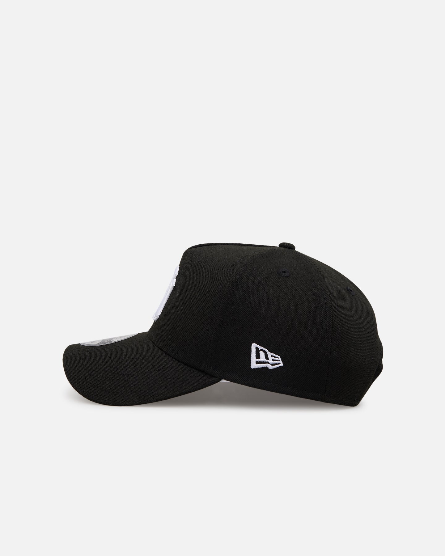 New Era New York Yankees 'Easy Black and White' 9FORTY A-Frame Snapback Black/White