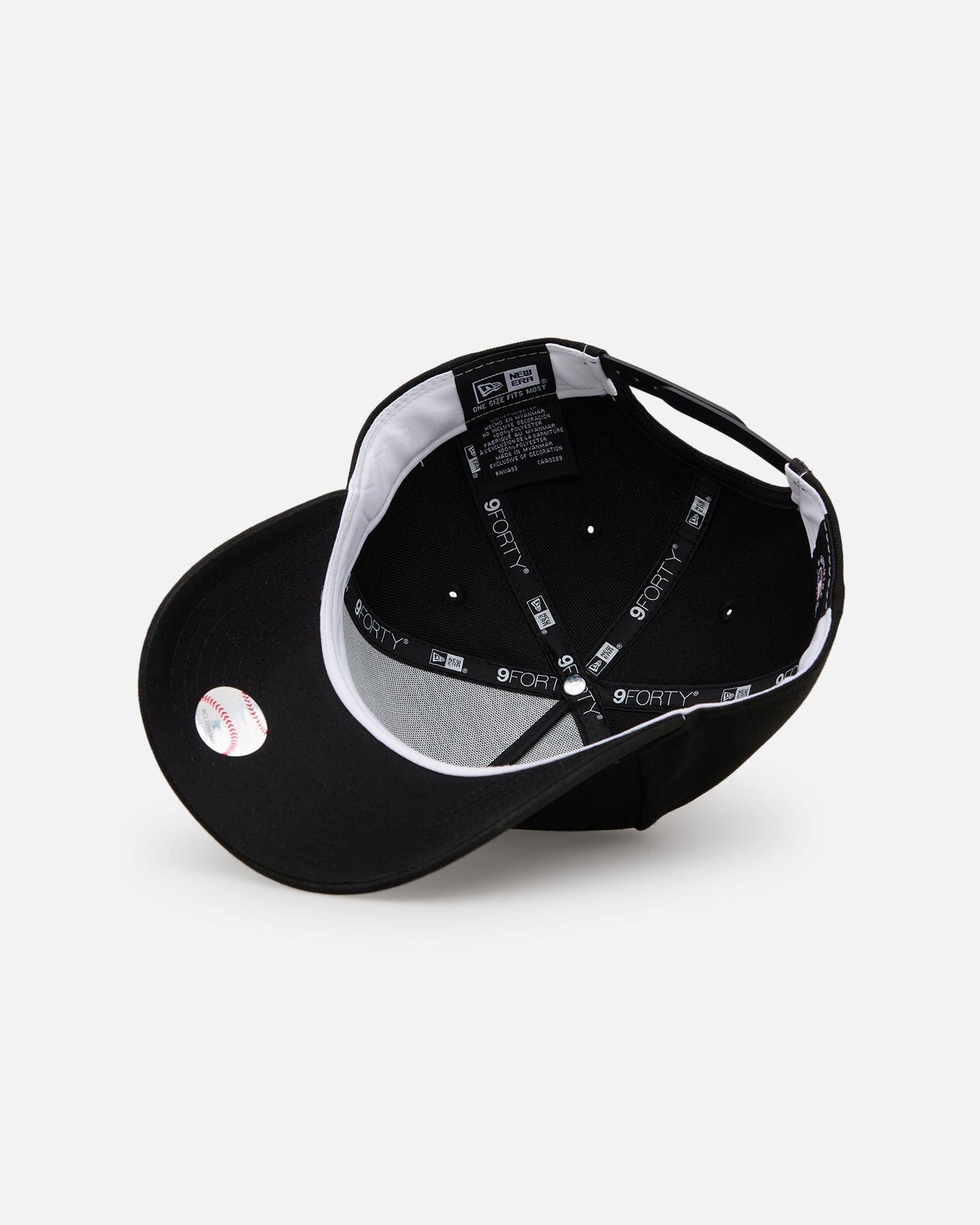 New Era New York Yankees 'Easy Black and White' 9FORTY A-Frame Snapback Black/White