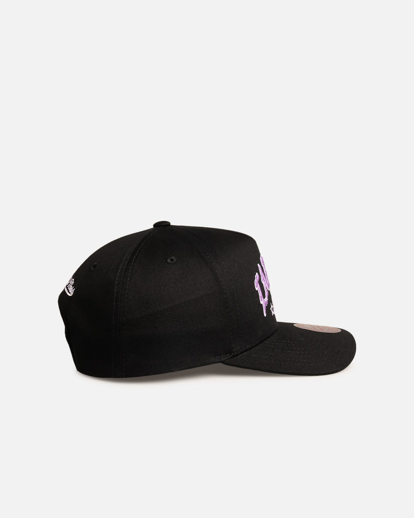 Mitchell & Ness Los Angeles Lakers 'Black Letter' Pro Pinch Snapback Black