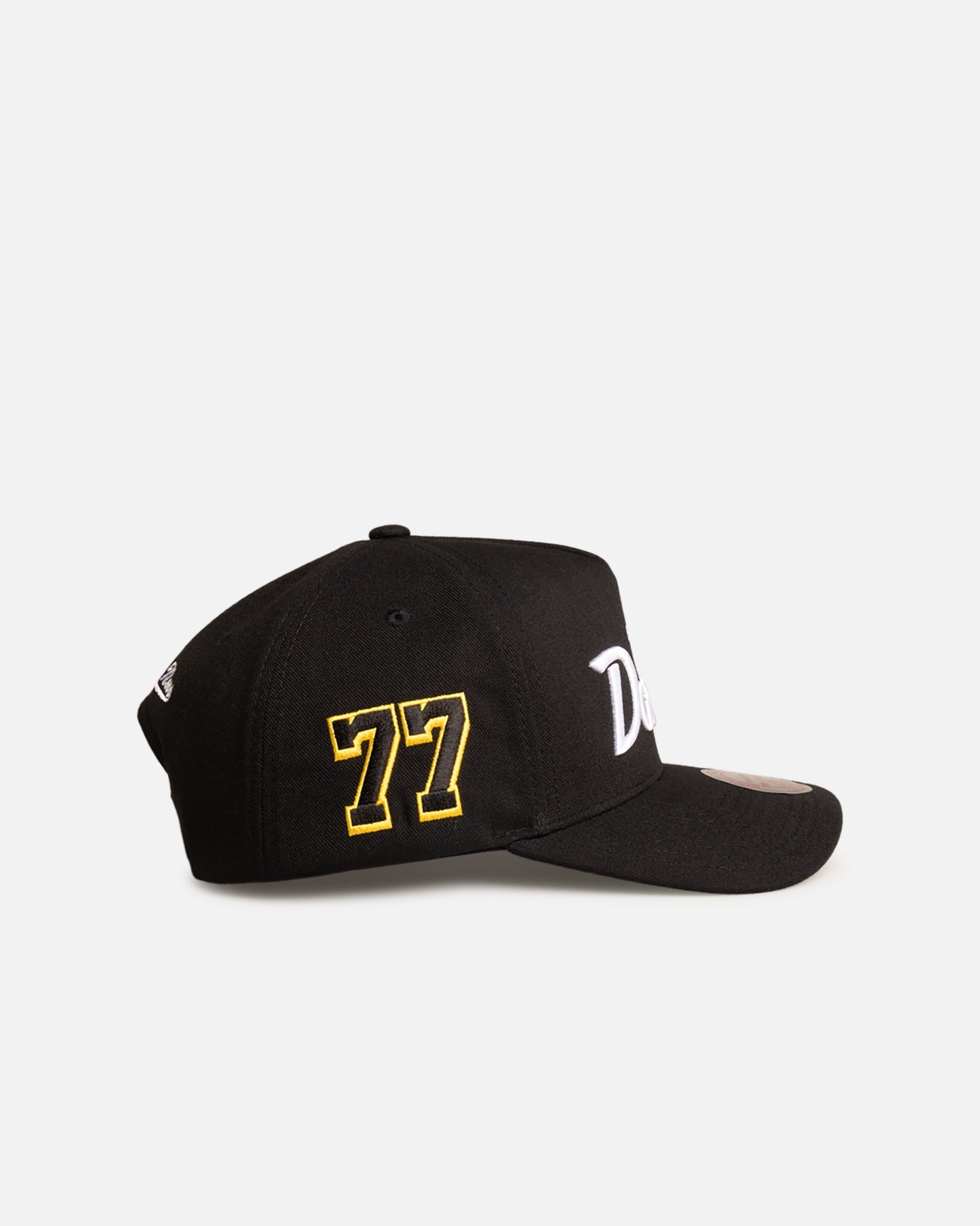 Mitchell & Ness Los Angeles Lakers Luka DonÄiÄ‡ 'CLSC Script' Pro Pinch Snapback Black