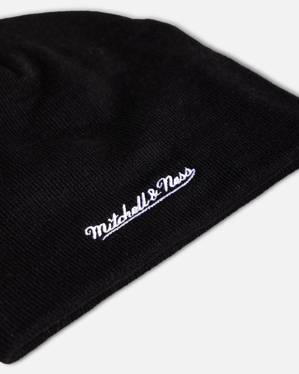 Mitchell & Ness Chicago Bulls Outer Limits Skull Beanie Black