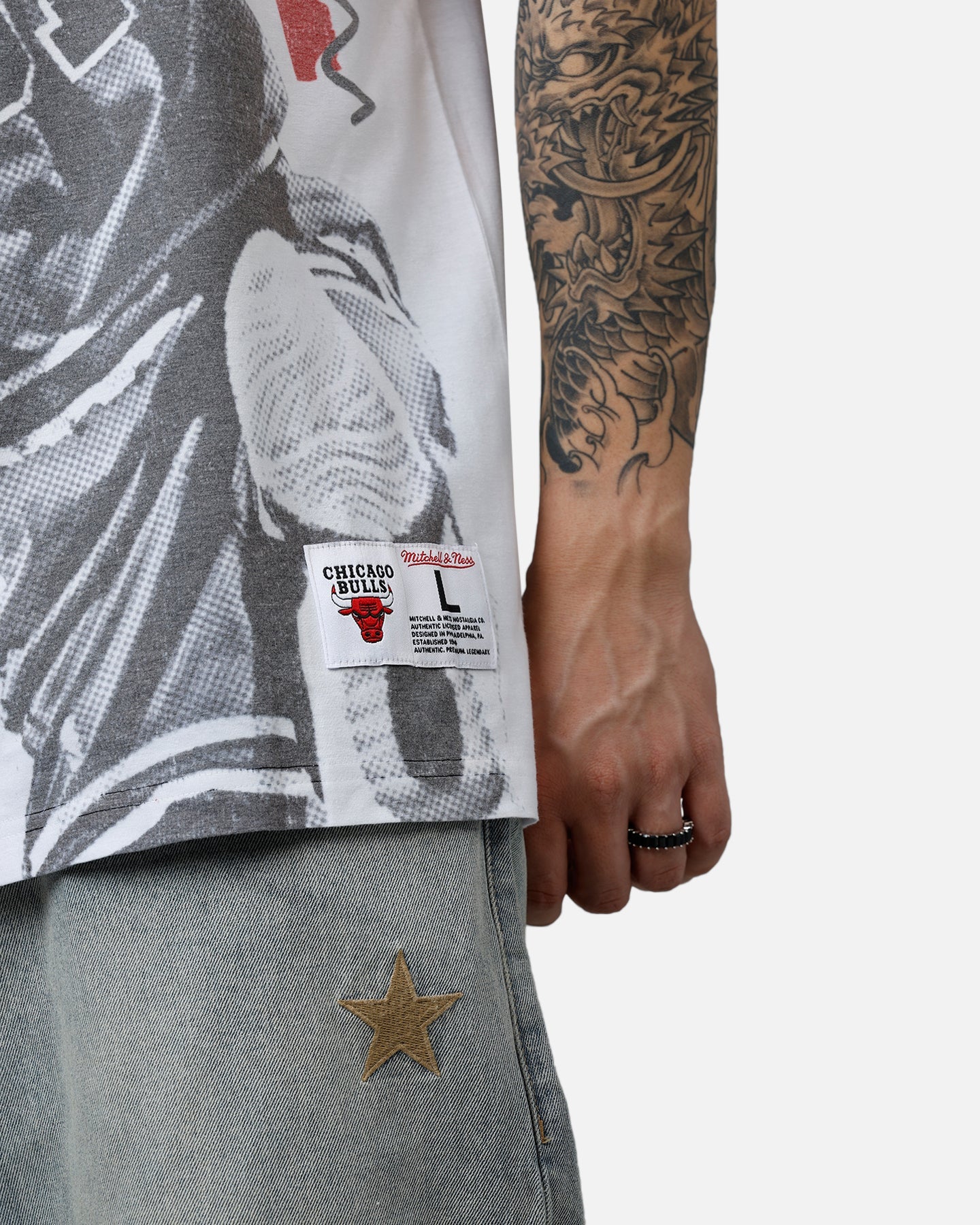 Mitchell & Ness Dennis Rodman Showstopper T-Shirt Red